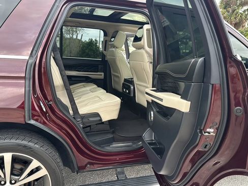 Used 2020 Ford Expedition Platinum RWD image 17