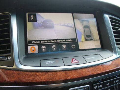 Used 2016 Hyundai Equus RWD image 25