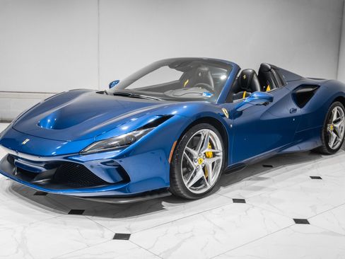 Used 2023 Ferrari F8 Tributo RWD image 5