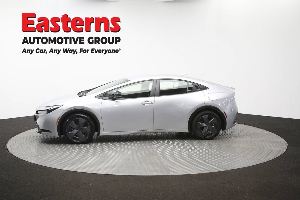 Used 2025 Toyota Prius LE FWD image 59