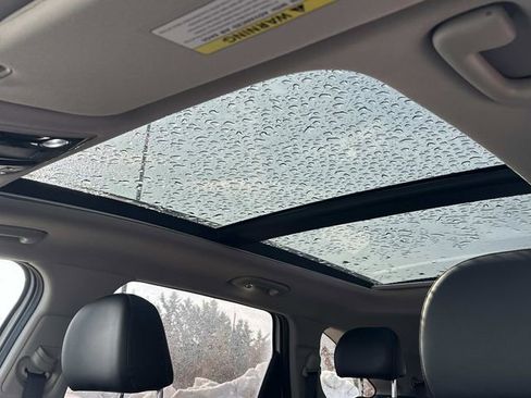 Used 2023 Kia Sorento S w/ Panoramic Sunroof Package image 17