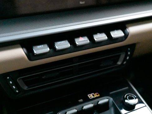 Used 2022 Porsche 911 Carrera image 31