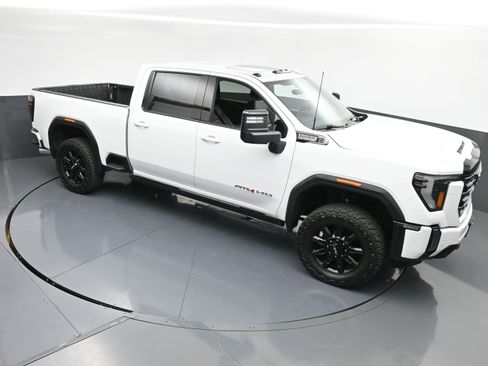 Used 2024 GMC Sierra 2500 AT4 w/ AT4 Premium Plus Package image 29