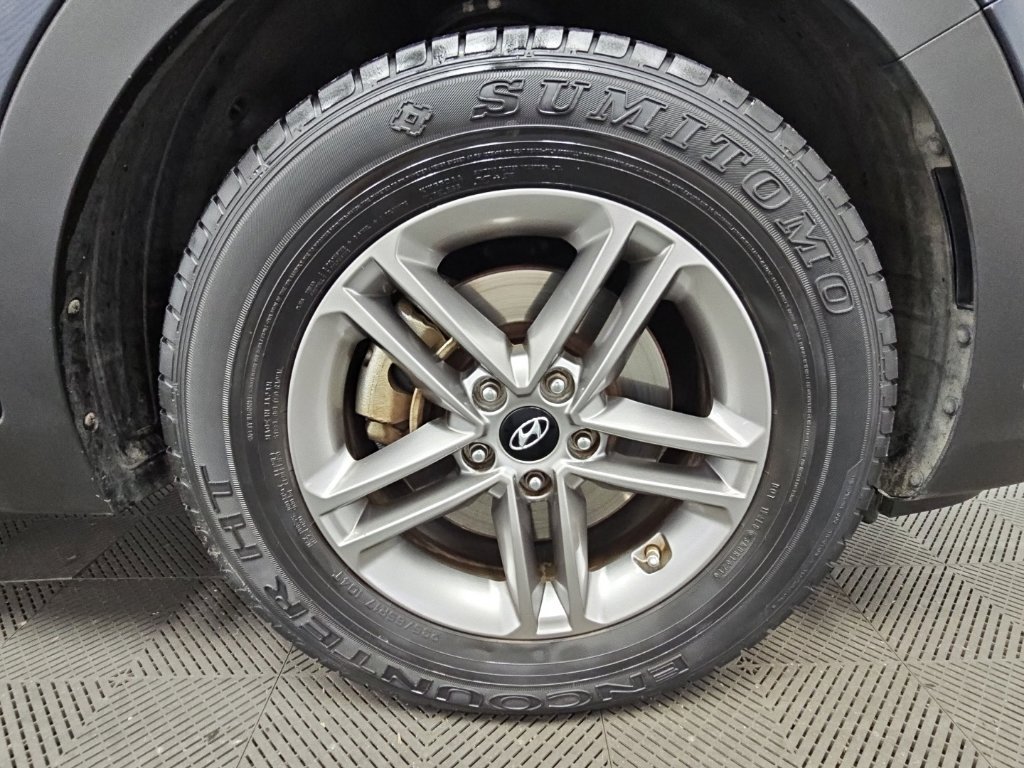 Used 2017 Hyundai Santa Fe Sport FWD image 44