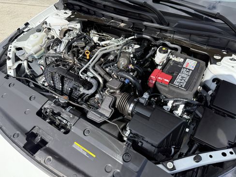 Used 2025 Nissan Altima 2.5 SV image 33