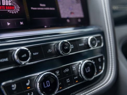 Certified 2024 Bentley Bentayga AWD/4WD image 37