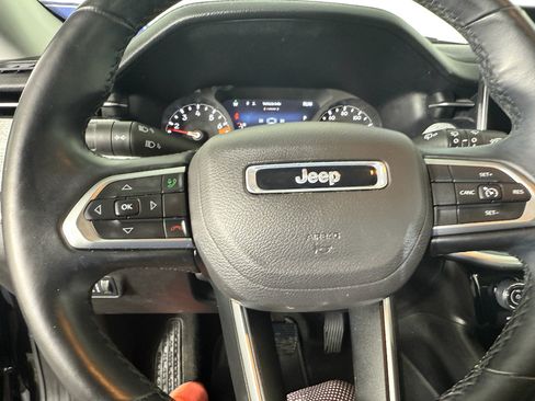 Used 2022 Jeep Compass Latitude image 28
