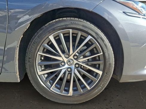 Used 2023 Lexus ES 250 w/ Premium Package image 9