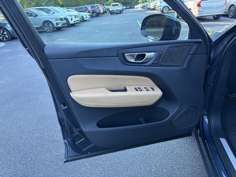 Certified 2023 Volvo XC60 B5 Ultimate w/ Protection Package Premier FWD image 14