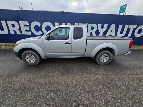 Used 2019 Nissan Frontier S image 4