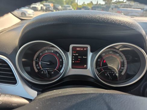 Used 2016 Dodge Journey SE w/ Flexible Seating Group FWD image 16