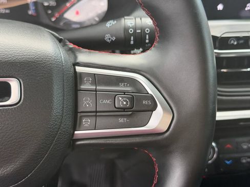 Used 2022 Jeep Compass Trailhawk w/ Trailhawk Convenience Group AWD/4WD image 16