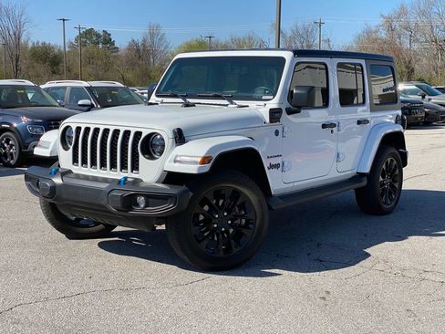 Used 2023 Jeep Wrangler Unlimited Sahara w/ Cold Weather Group image 3