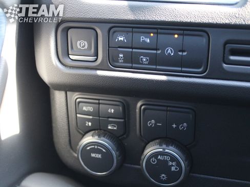 Certified 2024 Chevrolet Suburban RST w/ Luxury Package image 21