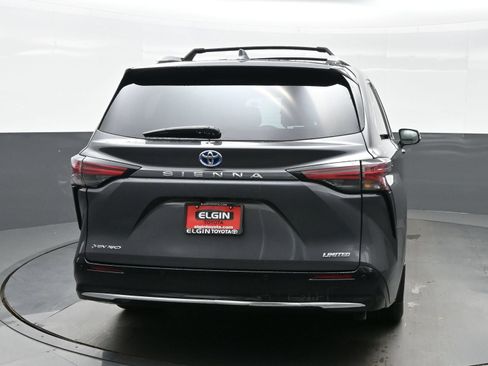 Used 2025 Toyota Sienna Limited AWD/4WD image 5