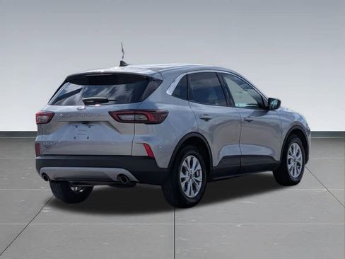 Used 2023 Ford Escape Active w/ Cold Weather Package FWD image 9