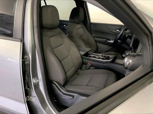 Used 2026 Chevrolet Equinox LT FWD image 7