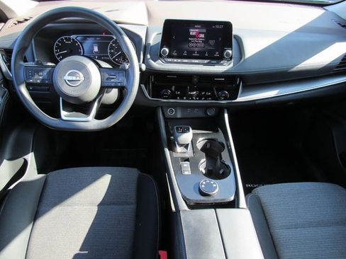 Used 2022 Nissan Rogue SV image 12