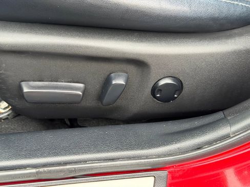 Used 2014 Toyota Camry SE image 15