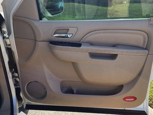 Used 2012 Cadillac Escalade Luxury image 50