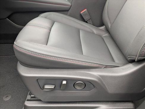 New 2026 Chevrolet Suburban RST image 4