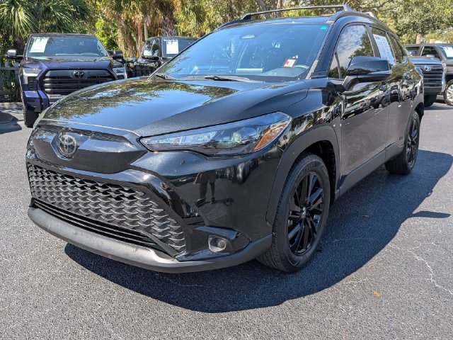 Used 2024 Toyota Corolla Cross AWD Hybrid w/ Moonroof Package image 7