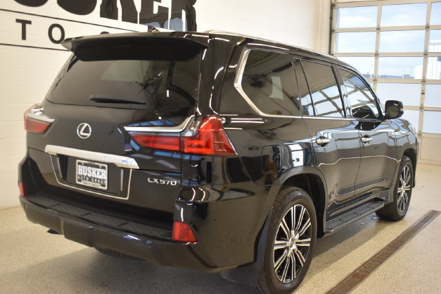 Used 2021 Lexus LX 570 4WD w/ Luxury Package image 4