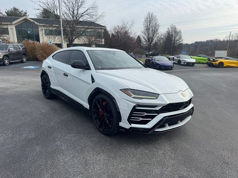 Used 2019 Lamborghini Urus image 3