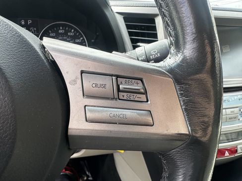 Used 2011 Subaru Outback 3.6R Limited AWD/4WD image 9