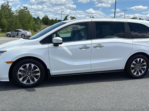 Used 2024 Honda Odyssey EX-L image 11