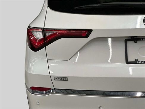 Certified 2023 Acura MDX SH-AWD w/ Technology Package image 11