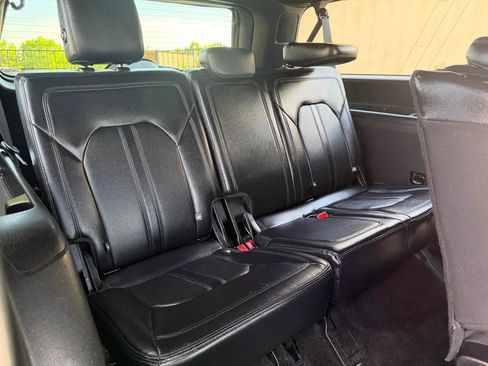 Used 2019 Ford Expedition Max Limited RWD image 21