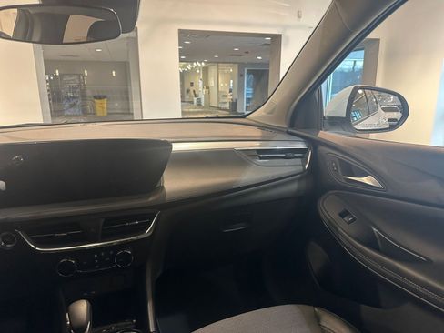 Used 2025 Buick Encore GX Preferred image 35