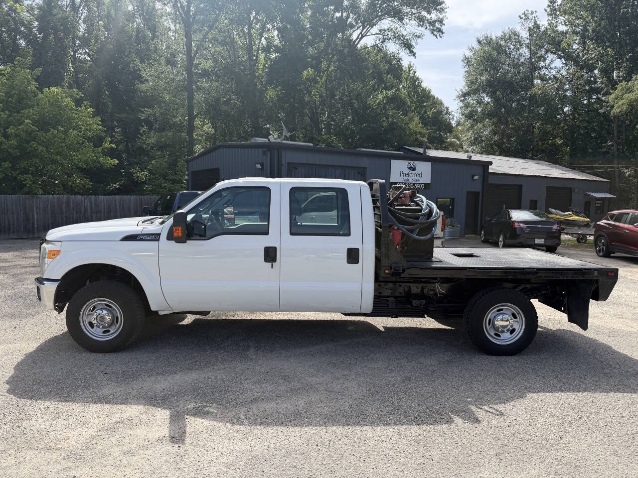 Used 2015 Ford F250 XL w/ Power Equipment Group AWD/4WD image 2