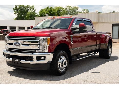 Used 2017 Ford F350 Lariat w/ Lariat Ultimate Package AWD/4WD image 4