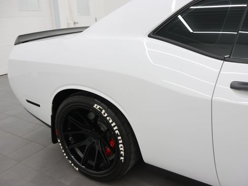 Used 2017 Dodge Challenger SRT Hellcat RWD image 26