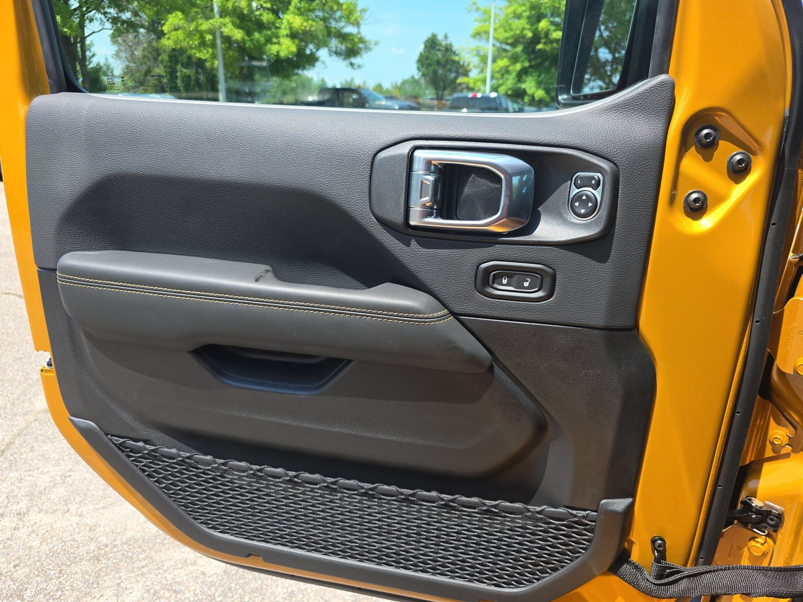 New 2026 Jeep Wrangler Unlimited Sahara AWD/4WD image 27