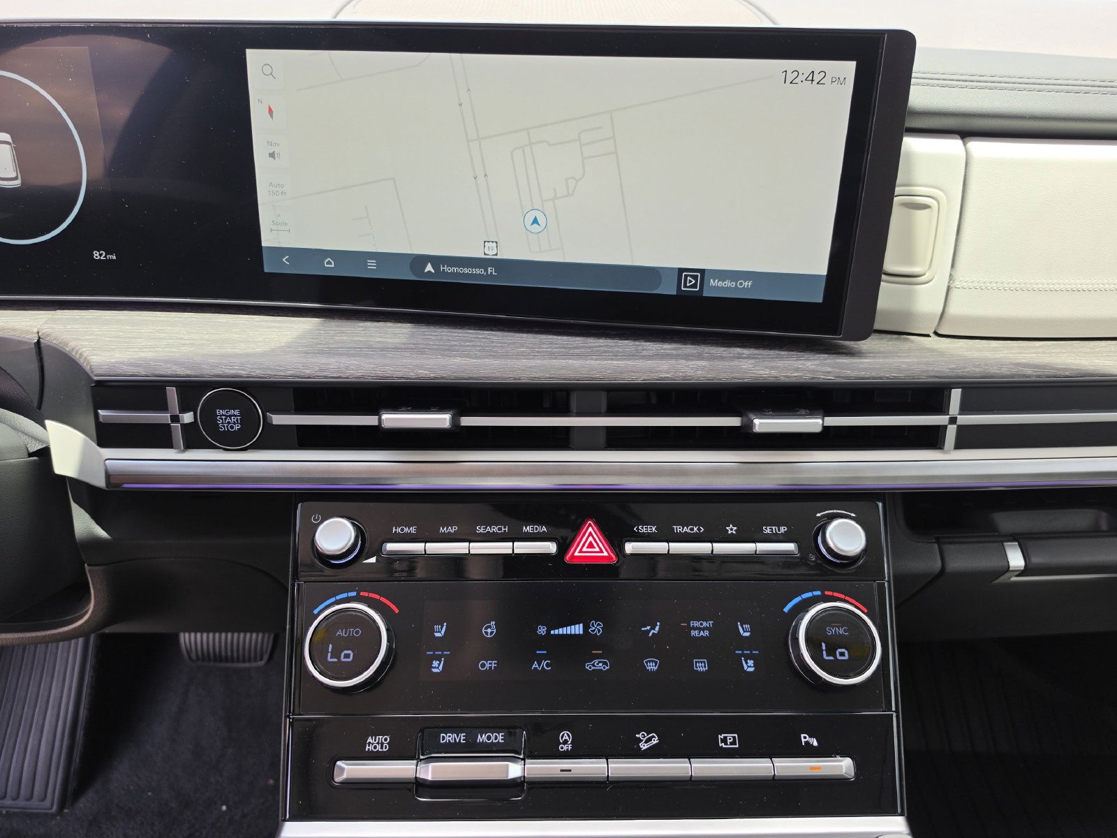 New 2026 Hyundai Santa Fe Calligraphy FWD image 25