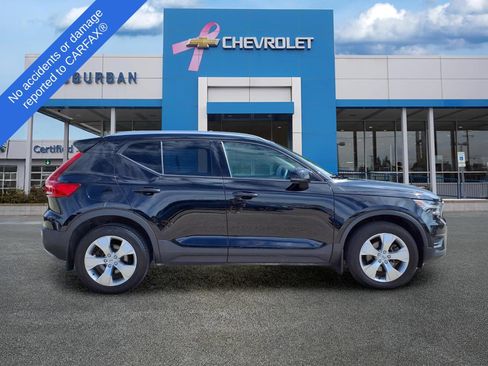 Used 2022 Volvo XC40 T5 Momentum AWD/4WD image 4