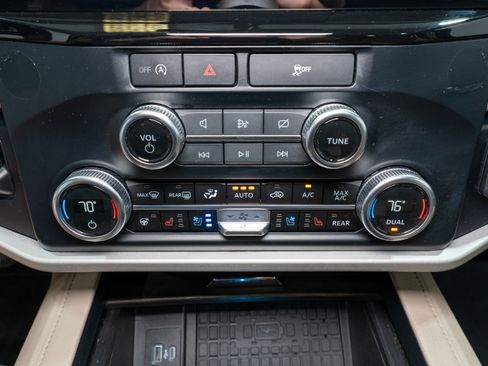 Used 2024 Ford Expedition Max Limited RWD image 24