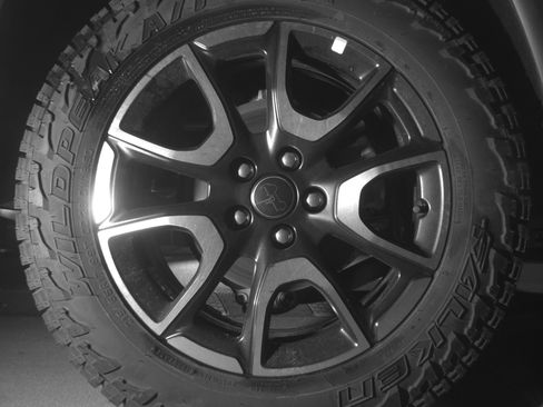 Used 2025 Jeep Compass Trailhawk AWD/4WD image 15