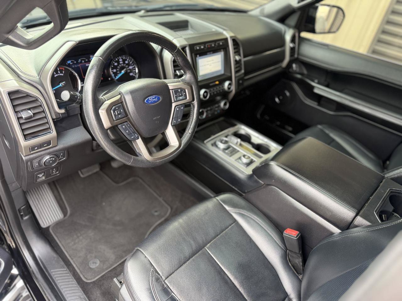 Used 2019 Ford Expedition XLT w/ Equipment Group 202A AWD/4WD image 12