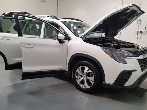 Used 2025 Subaru Ascent Premium AWD/4WD image 9