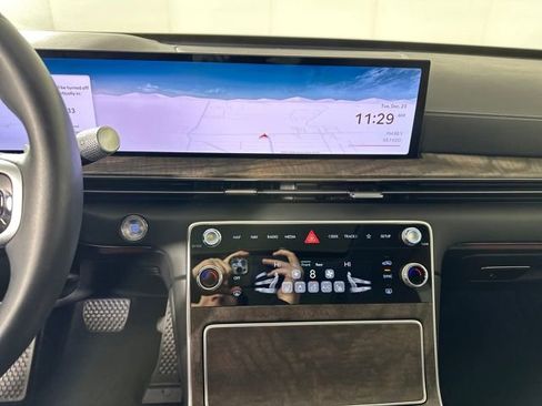 Used 2025 Genesis GV80 2.5T Select image 21