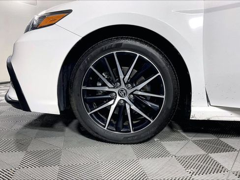 Used 2024 Toyota Camry SE FWD image 12