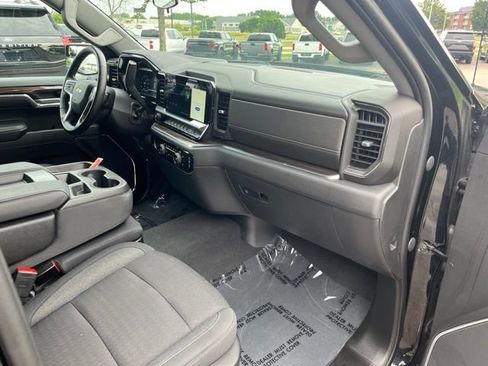Used 2023 Chevrolet Silverado 1500 LT AWD/4WD image 9