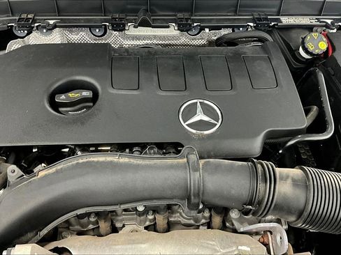Used 2022 Mercedes-Benz GLB 250 image 42