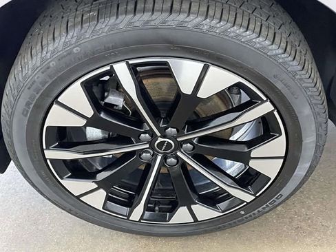 Used 2026 Volvo XC60 B5 Plus w/ Protection Package Premier AWD/4WD image 10