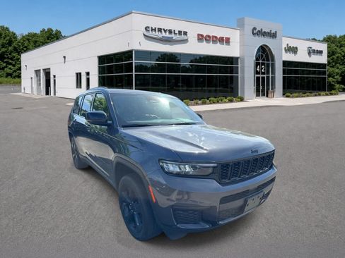 Used 2023 Jeep Grand Cherokee L Laredo AWD/4WD image 8
