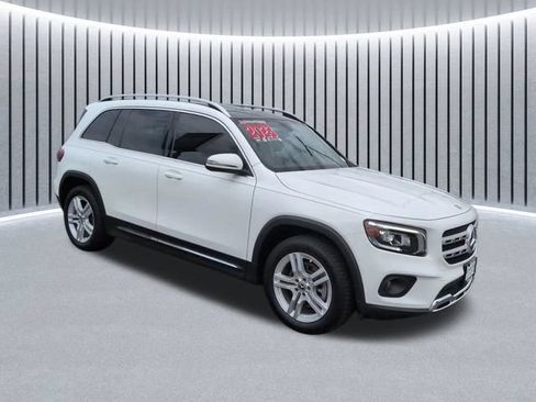 Used 2023 Mercedes-Benz GLB 250 4MATIC image 2